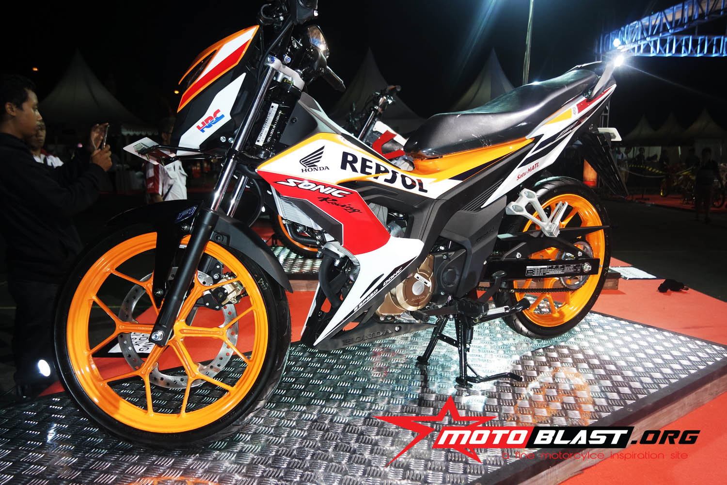 Launching Sonic 150r Repsol MOTOBLAST