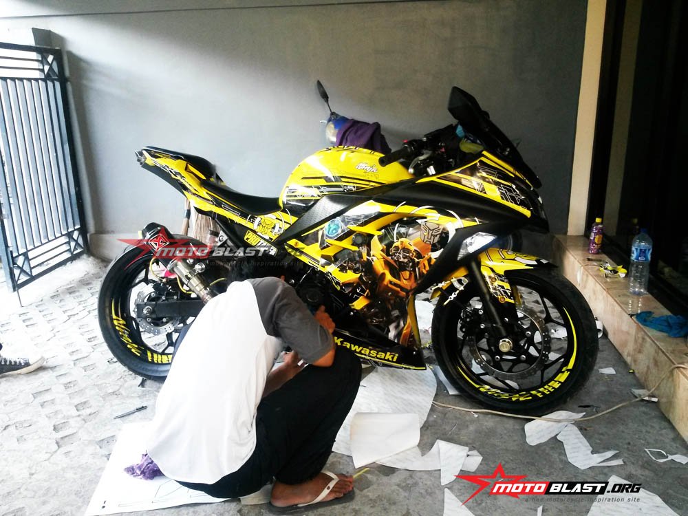 ninja-250r-fi-bumble-bee-motoblast-10