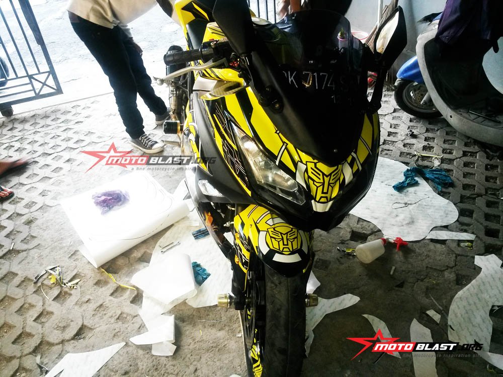 ninja-250r-fi-bumble-bee-motoblast-14