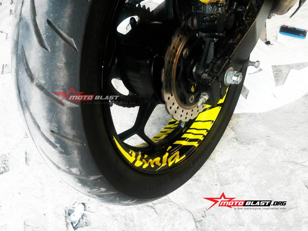 ninja-250r-fi-bumble-bee-motoblast-16