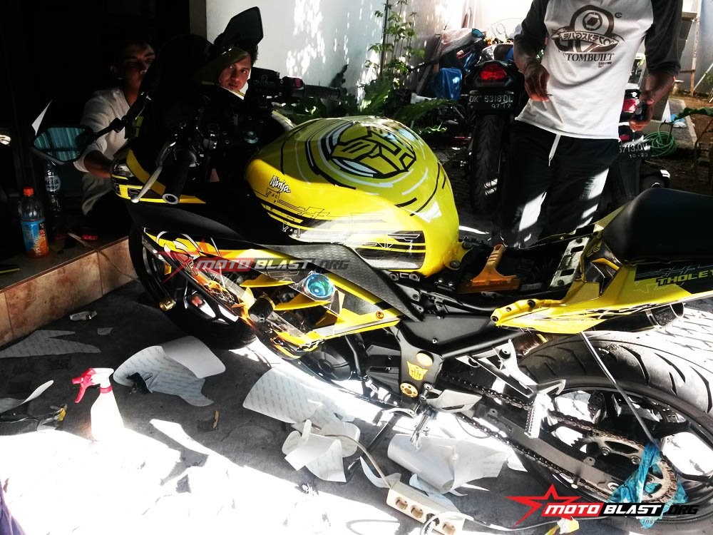 ninja-250r-fi-bumble-bee-motoblast-22