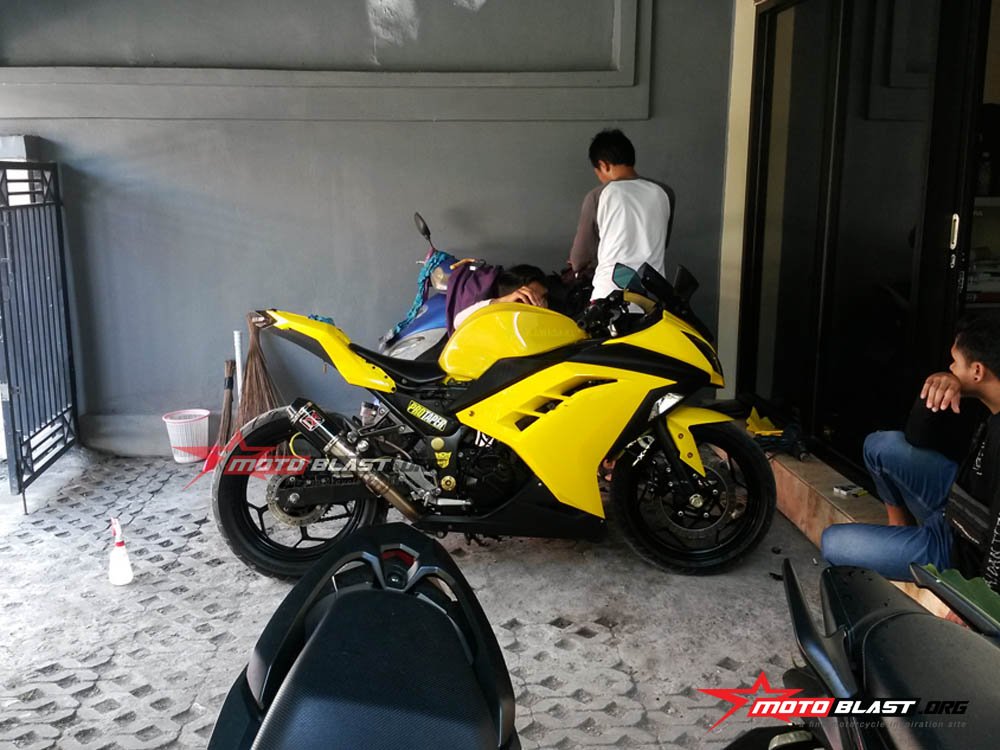 ninja-250r-fi-bumble-bee-motoblast-25