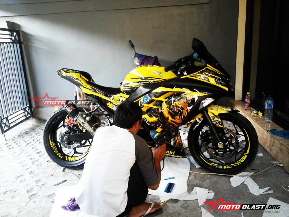 ninja-250r-fi-bumble-bee-motoblast-8
