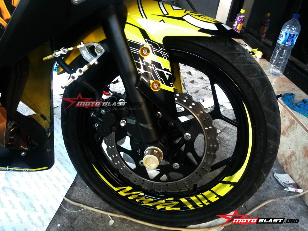 ninja-250r-fi-bumble-bee-motoblast-9