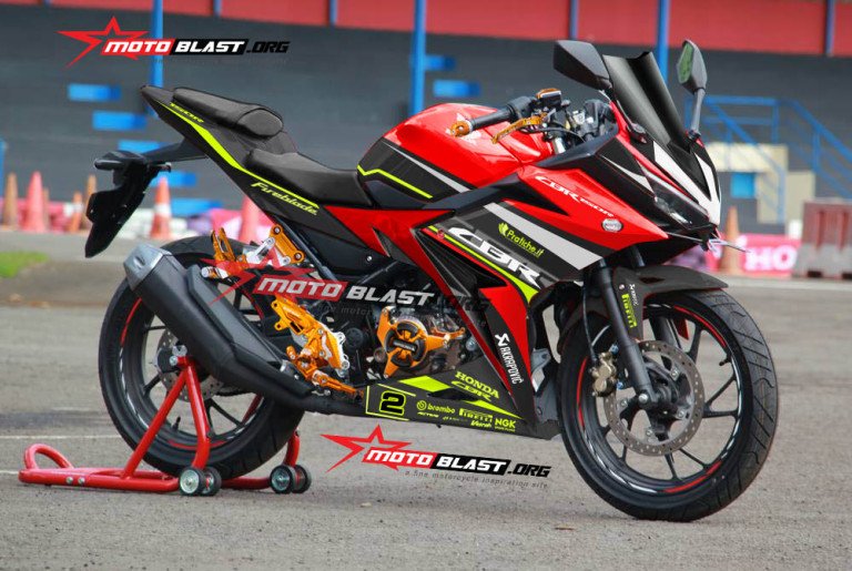 CBR150R RED DUCATI RACING1