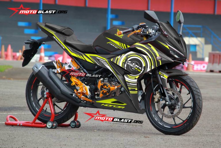 ALL NEW CBR150R BLACK HITECH1