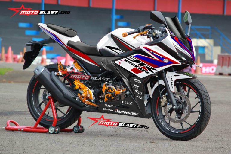 CBR150R WHITE RWB1