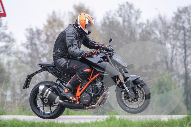 ktm 1290 super duke R