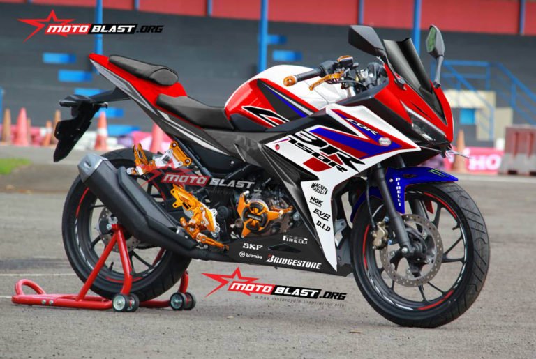 CBR150R WHITE RWB-3
