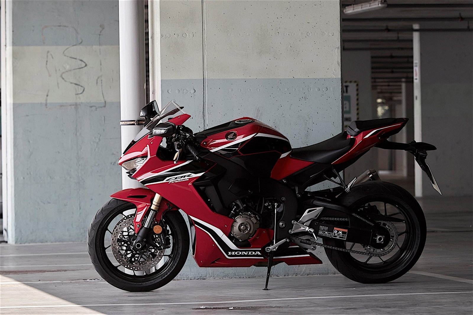 cbr1000rr-fireblade-detail-2017-11
