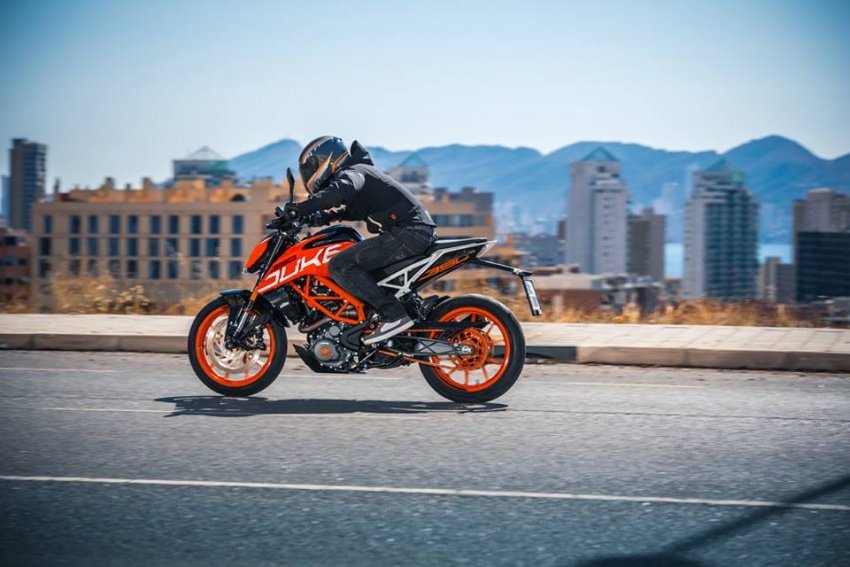 ktm-duke-series-2017-28