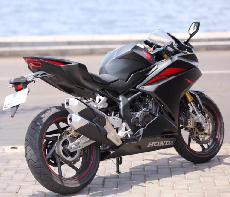 cbr250rr-dari-belakang
