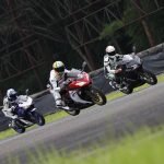 cbr250rr-di-adu-dengan-ninja-250r-fi-dan-r25-oleh-pebalap-trick-star-di-sentul1