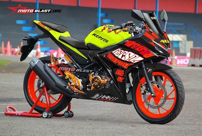 CBR150R-ROSSI-REPSOL-MOTOGP-black