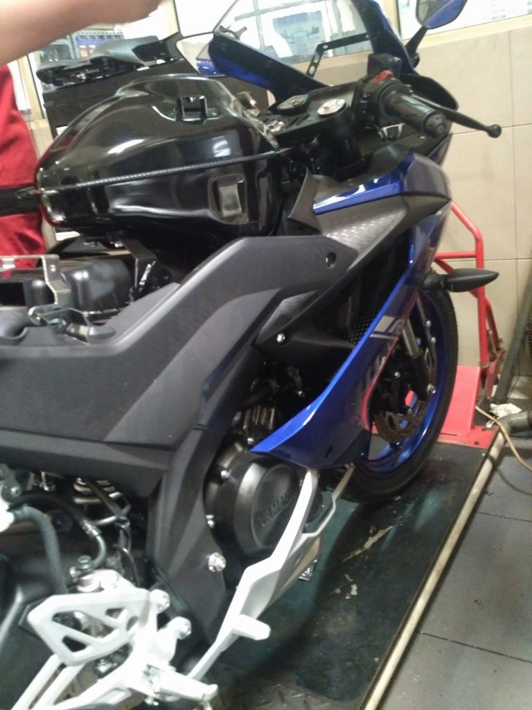 baru seharu new r15 sudah di bawa ke beres
