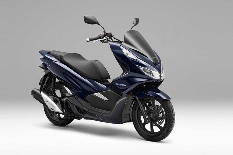 Honda-PCX-Hybrid-01