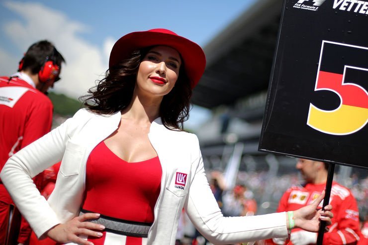 Grid-Girls-Formula-1-2017-Russian-Grand-Prix