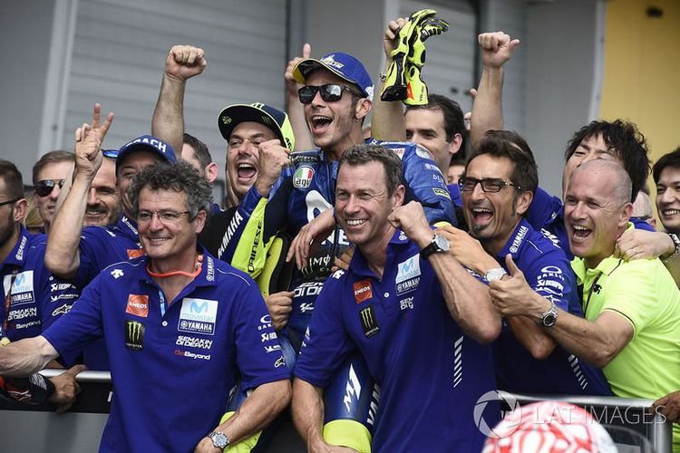 selfie bareng valentino rossi