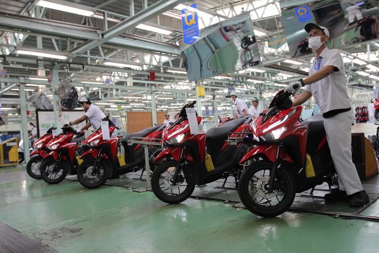 AHM_HondaVario125. 04