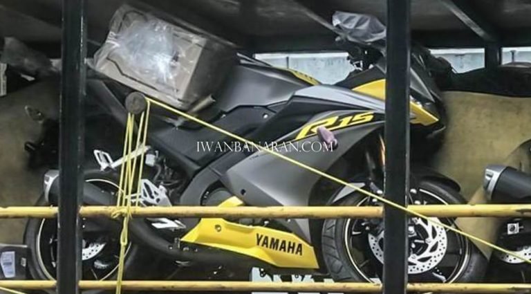 new-r15-2019-2-2.jpg