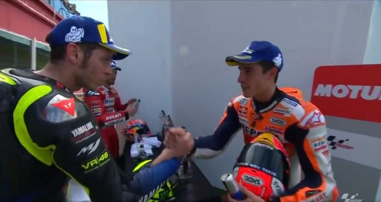 rossi jabat tangan marquez gp argentina 2019