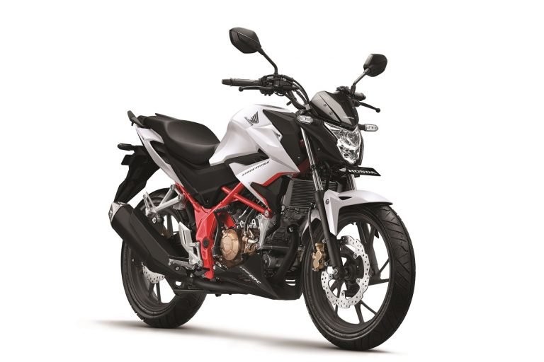 AHM_HondaCB150StreetFire. Razor White.jpg
