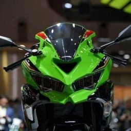 kawasaki-ninja-zx-25r-tampak-depan6874350731378957536.jpg