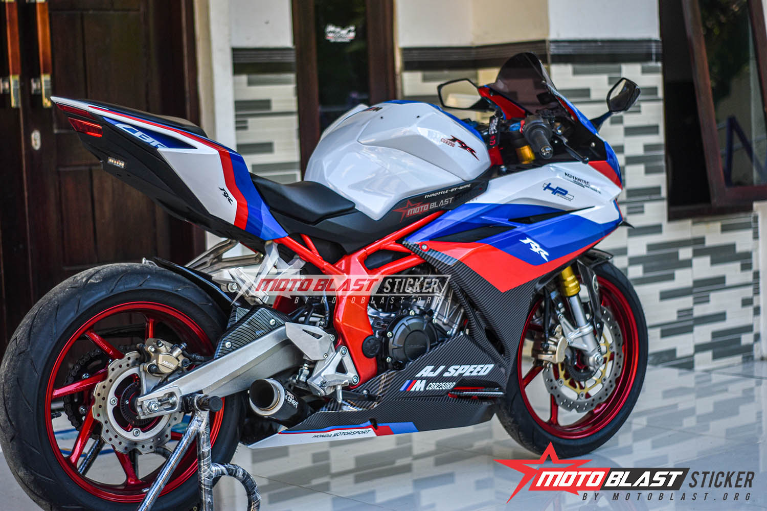 Asli KEREN BANGET !! CBR250RR livery BMW Safety GP | MOTOBLAST