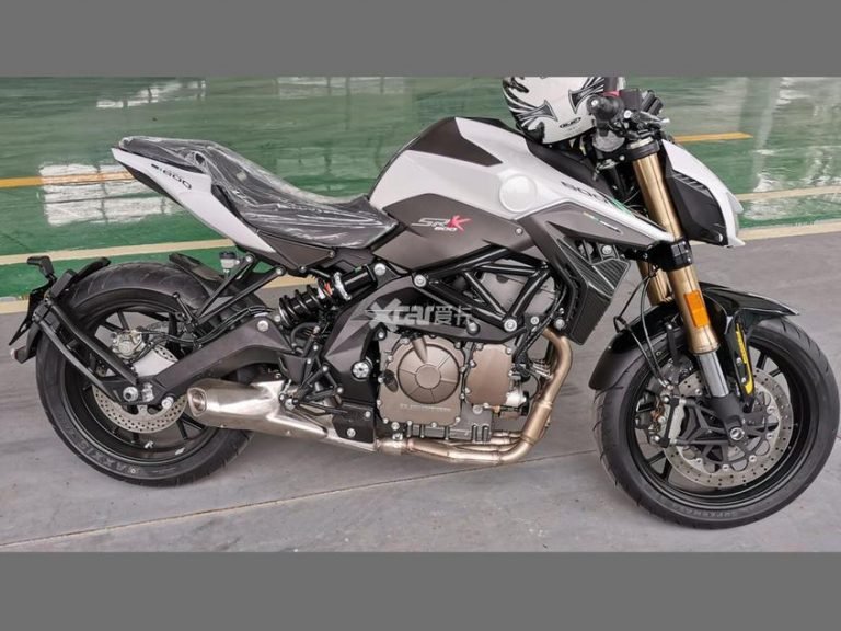 Benelli SRK600 01