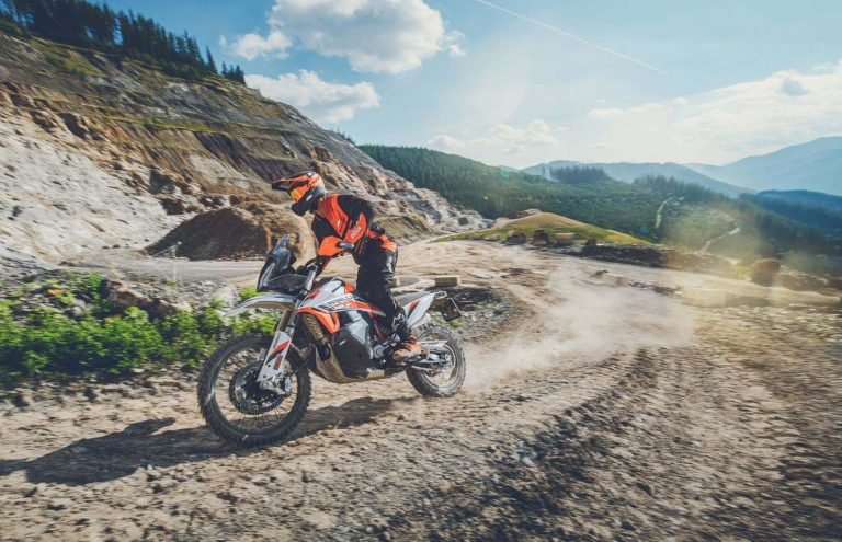2021-KTM-890-Adventure-R-Rally-15