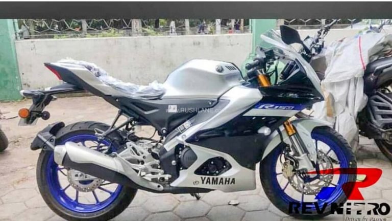 new-yamaha-r15m-dealer-showroom-test-ride-3-1068x601