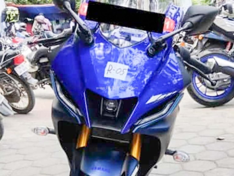 new-yamaha-r15m-dealer-showroom-test-ride-4