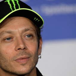 valentino rossi pensiun akhir musim motogp 2021-2