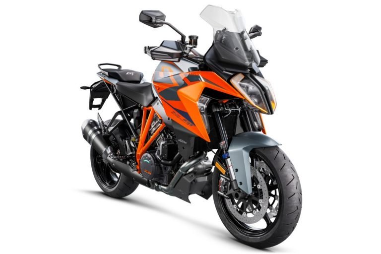 KTM-1290-Super-Duke-GT-7-2