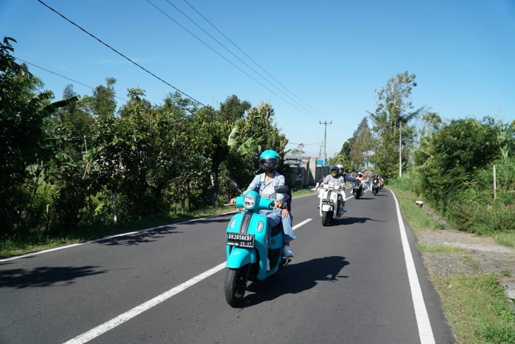 FAzzio Owners Touring (2)